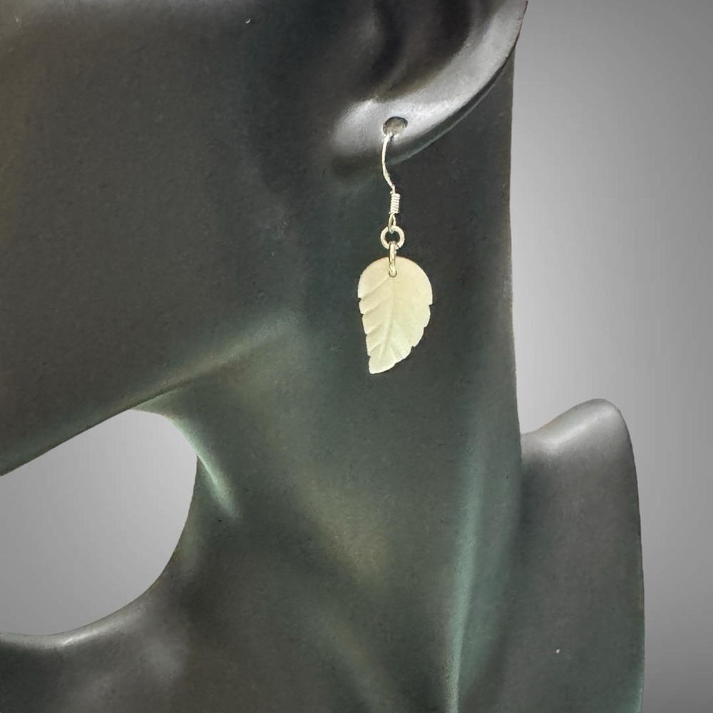 MOTHER OF PEARL TROPICAL LEAF EARRINGS - Picture 3 of 7